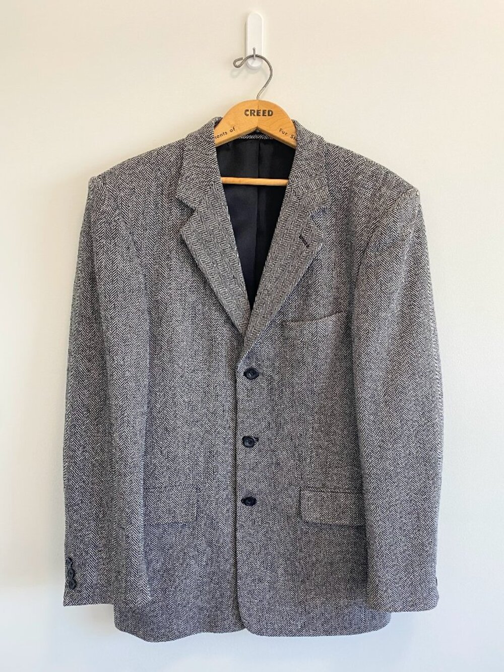 Vintage Grey Herringbone Tweed Sport Coat / 90s / 100% Wool / Size 38 to 40